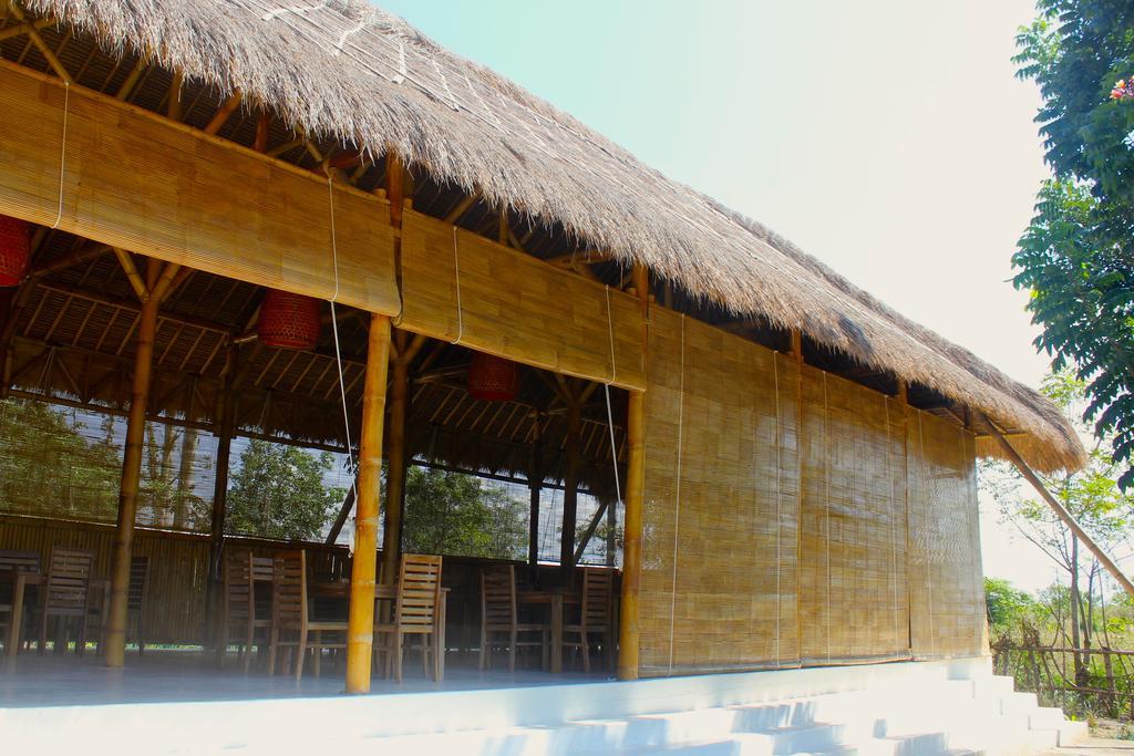 Ekas Breaks Hotel Exterior photo